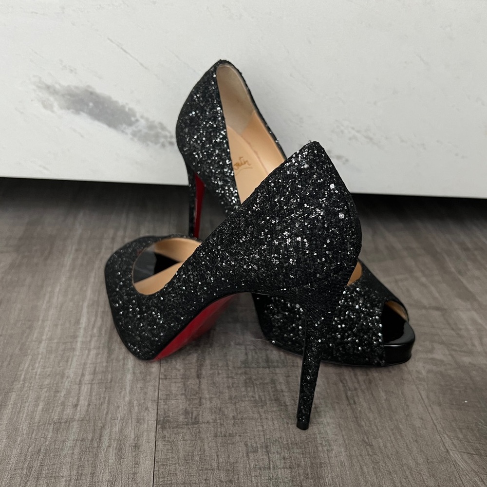 CHRISTIAN LOUBOUTIN
Glitter Very Prive 120 Pumps 37 Black